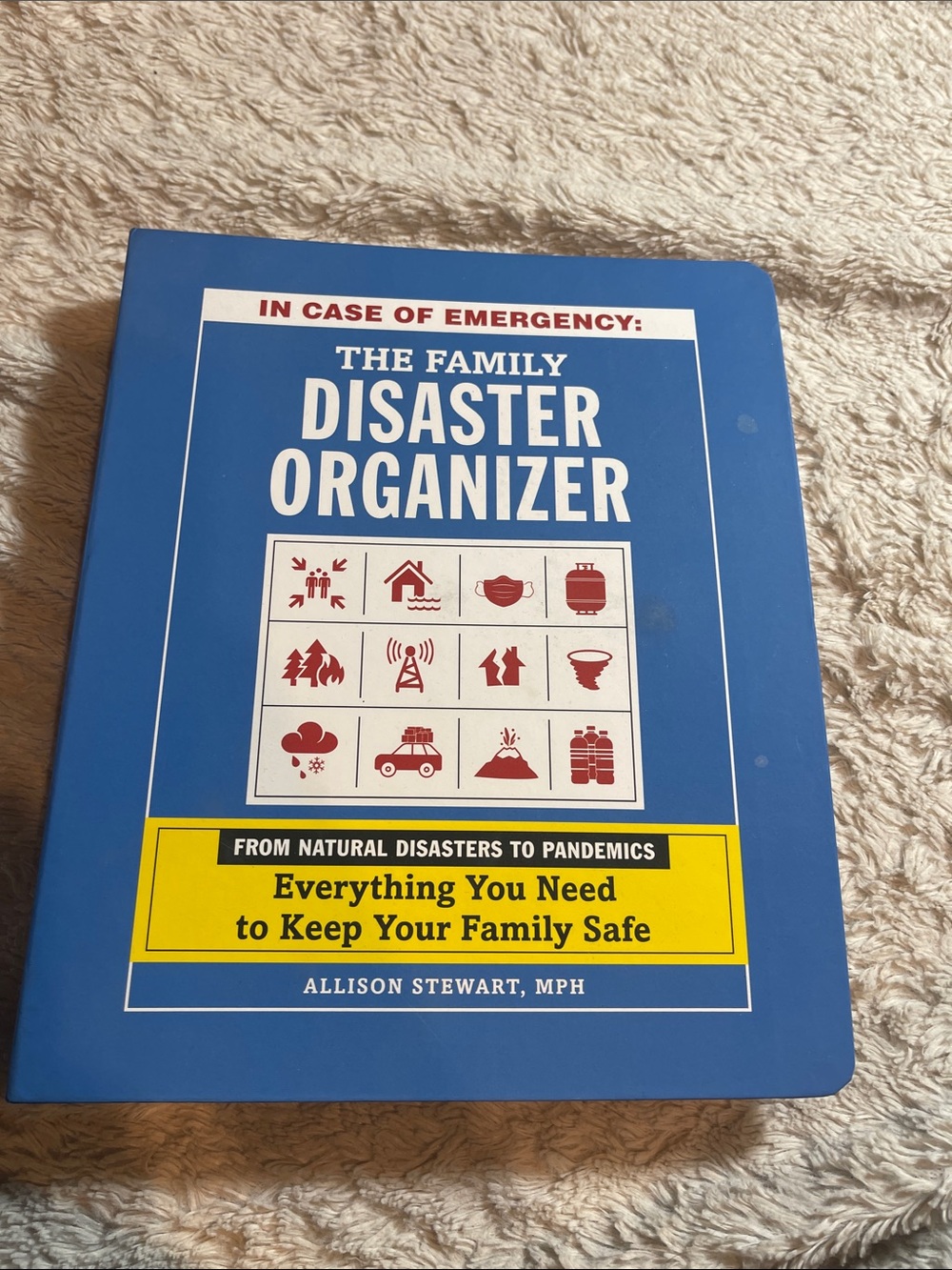 The family, disaster, organizer book in case of an emergency